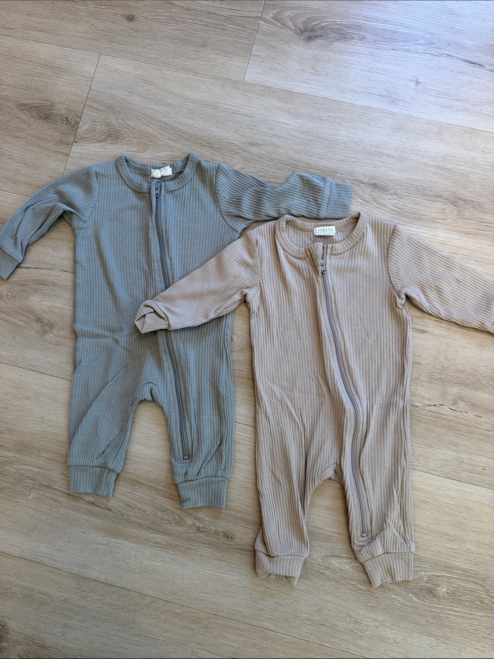 Neutral Ribbed Zip-Front Kids One-Piece - Taupe & Gray